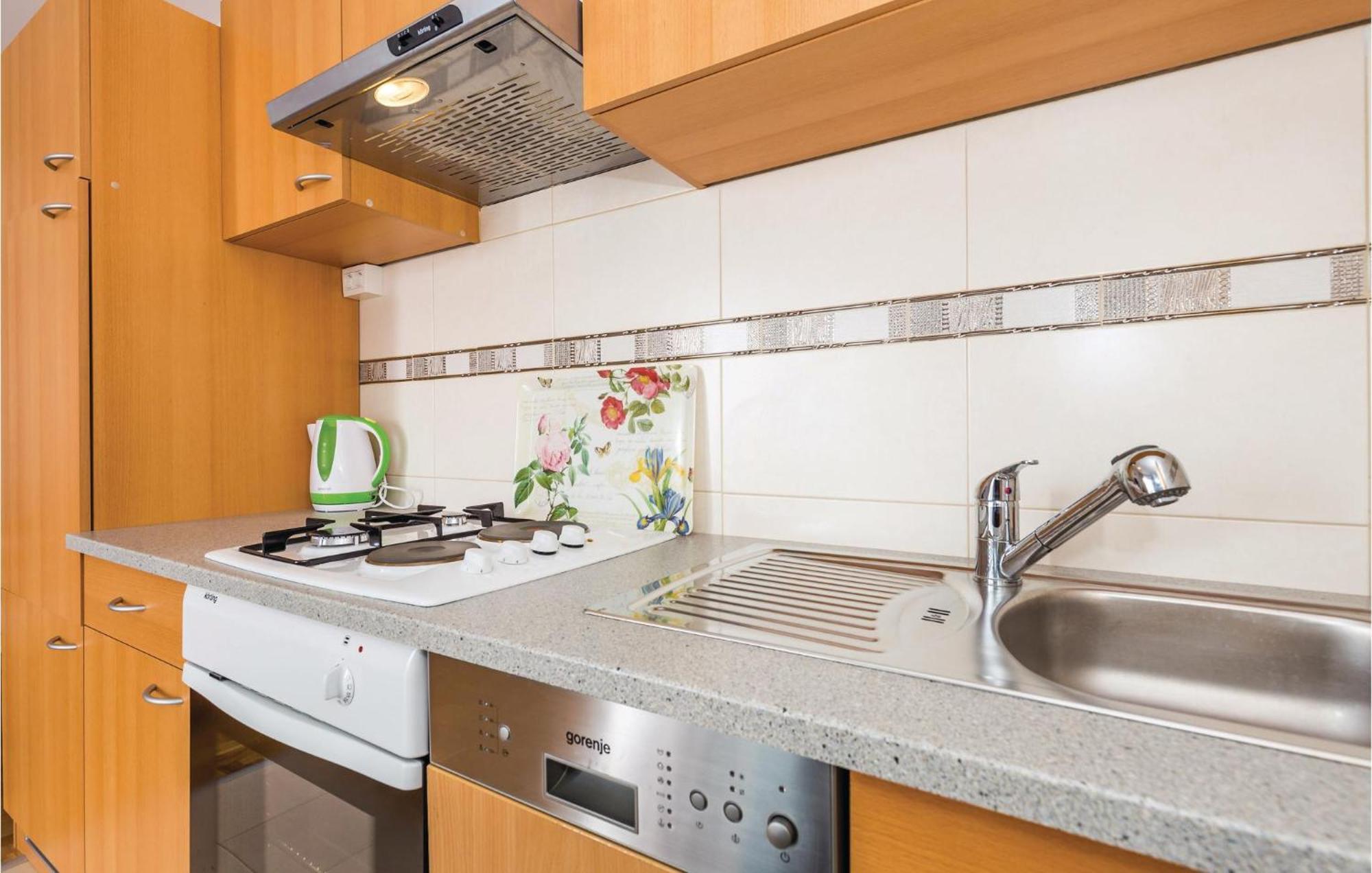 Stunning Apartment In Mošćenička Draga Eksteriør billede