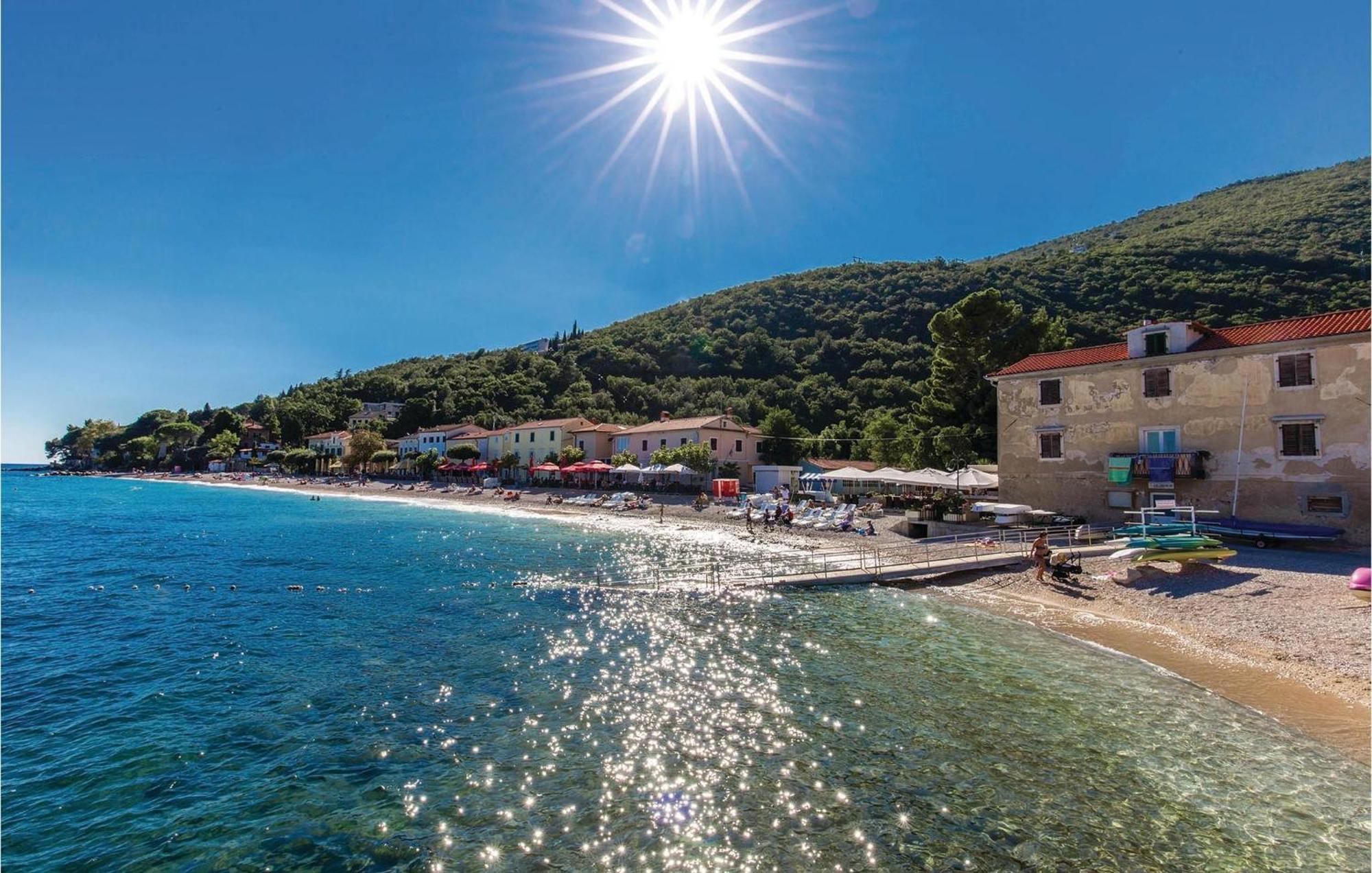 Stunning Apartment In Mošćenička Draga Eksteriør billede