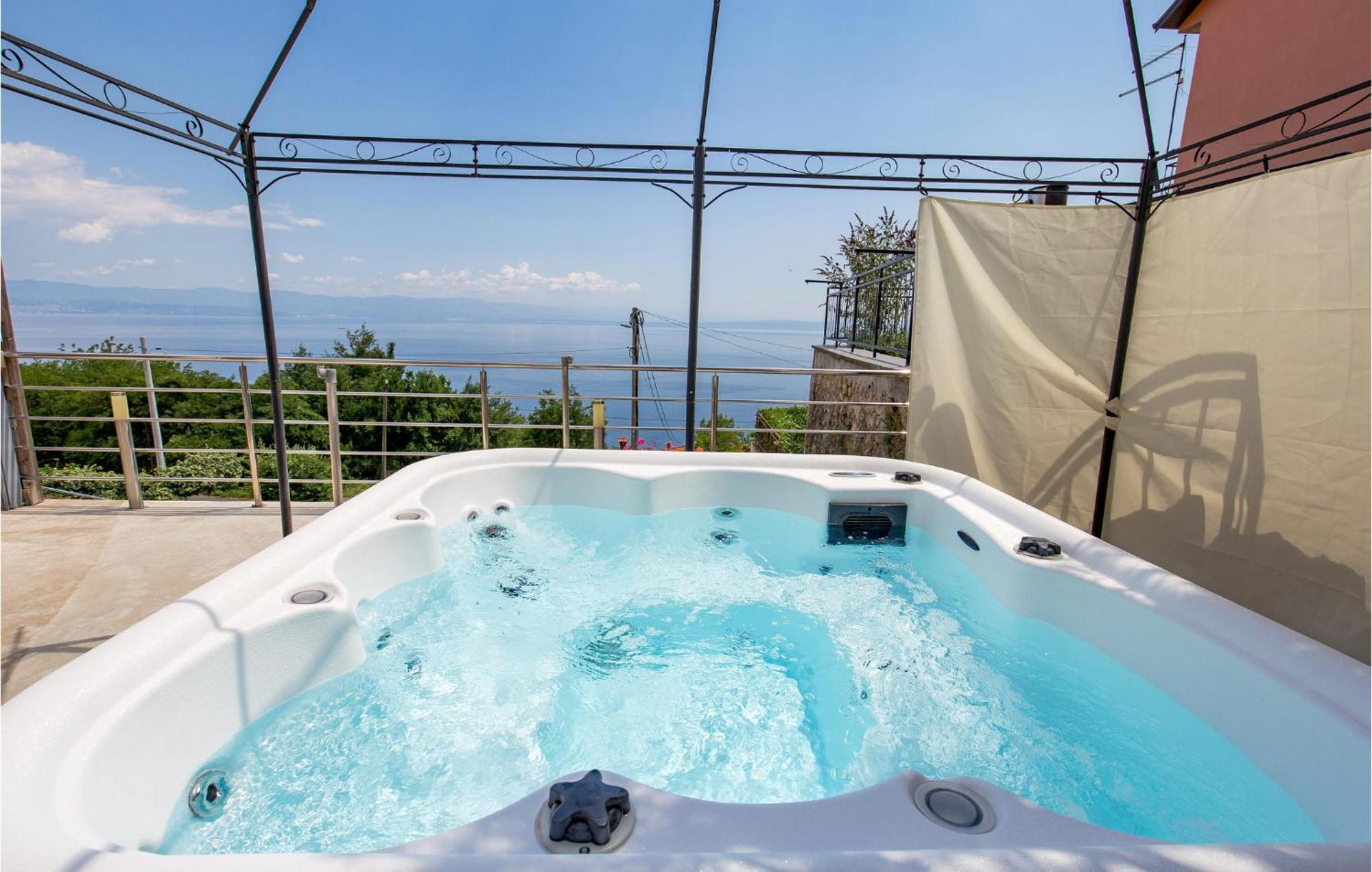 Stunning Apartment In Mošćenička Draga Eksteriør billede