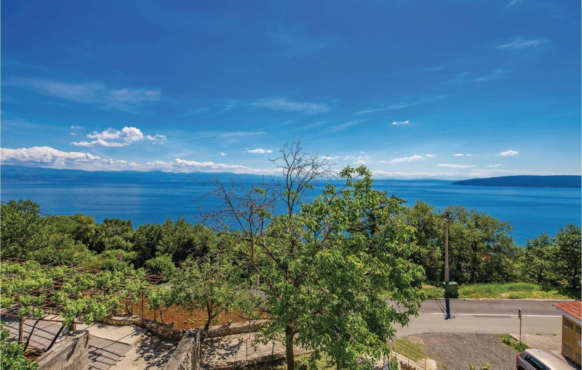 Stunning Apartment In Mošćenička Draga Eksteriør billede